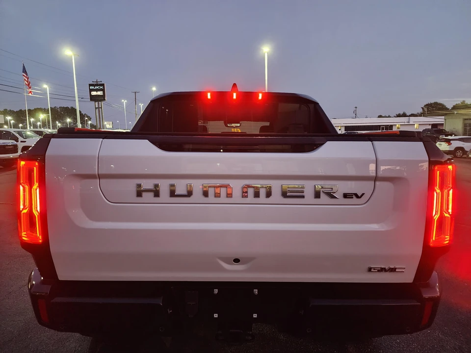 2022 GMC Hummer EV - Image 12 of 31