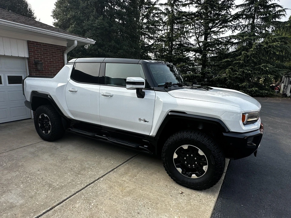 2022 GMC Hummer EV - Image 4 of 31