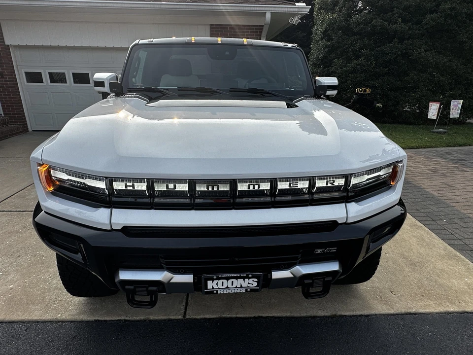 2022 GMC Hummer EV - Image 2 of 31