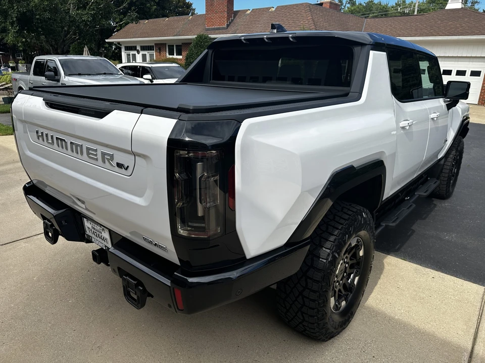 2022 GMC Hummer EV - Image 17 of 31