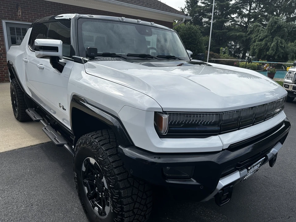 2022 GMC Hummer EV - Image 14 of 31