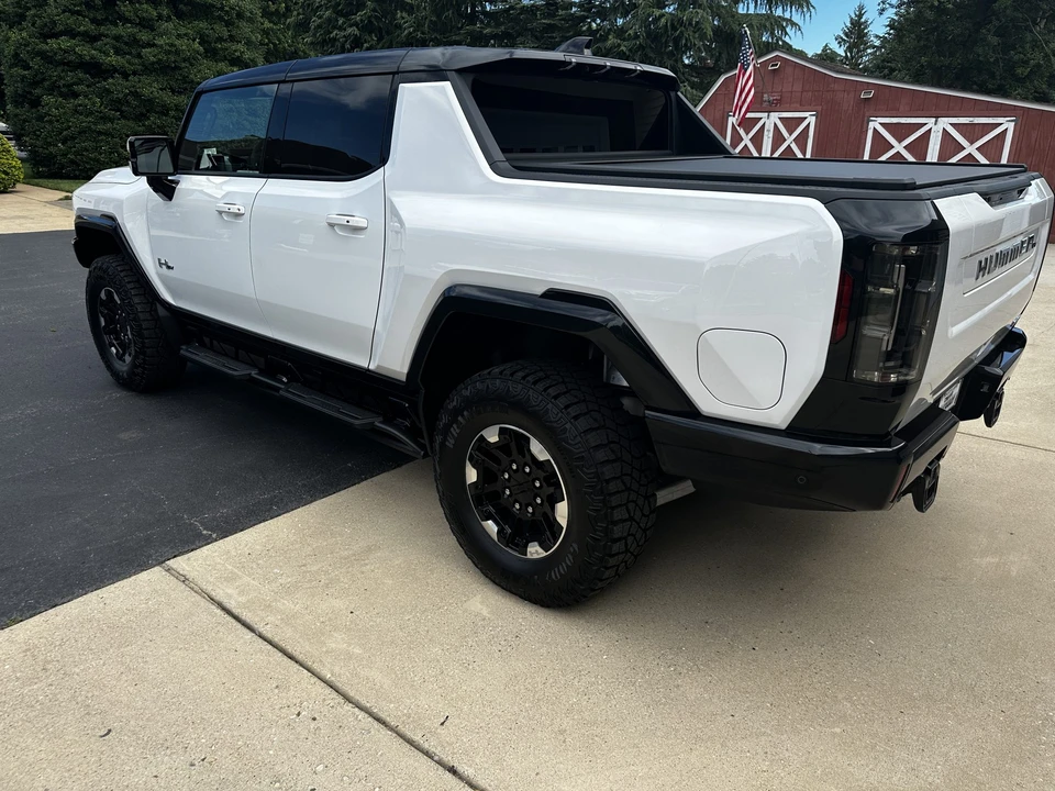 2022 GMC Hummer EV - Image 20 of 31