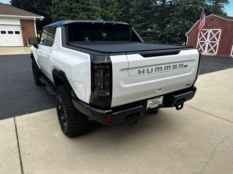 2022 GMC Hummer EV - Image 19 of 31