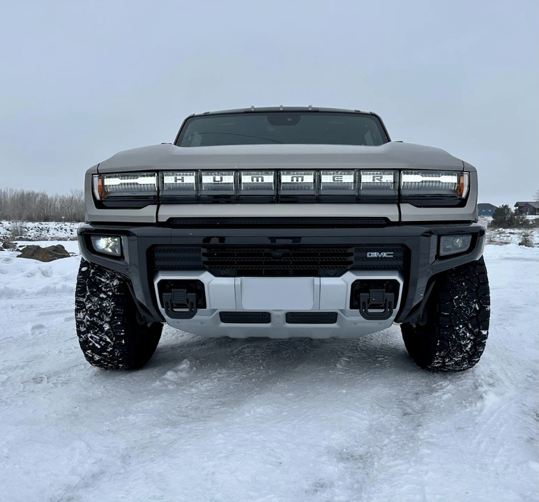 2022 GMC Hummer EV - Image 9 of 31