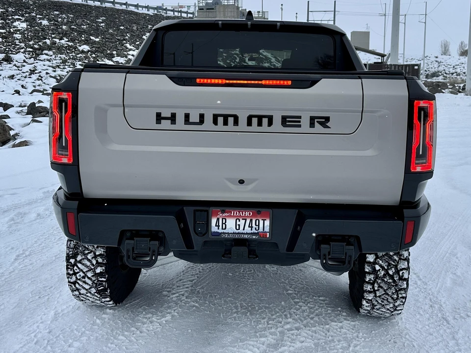 2022 GMC Hummer EV - Image 22 of 31