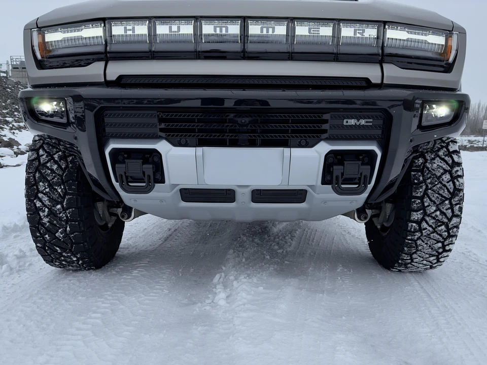 2022 GMC Hummer EV - Image 31 of 31