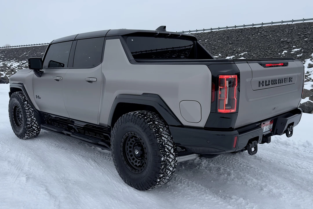 2022 GMC Hummer EV - Image 4 of 31