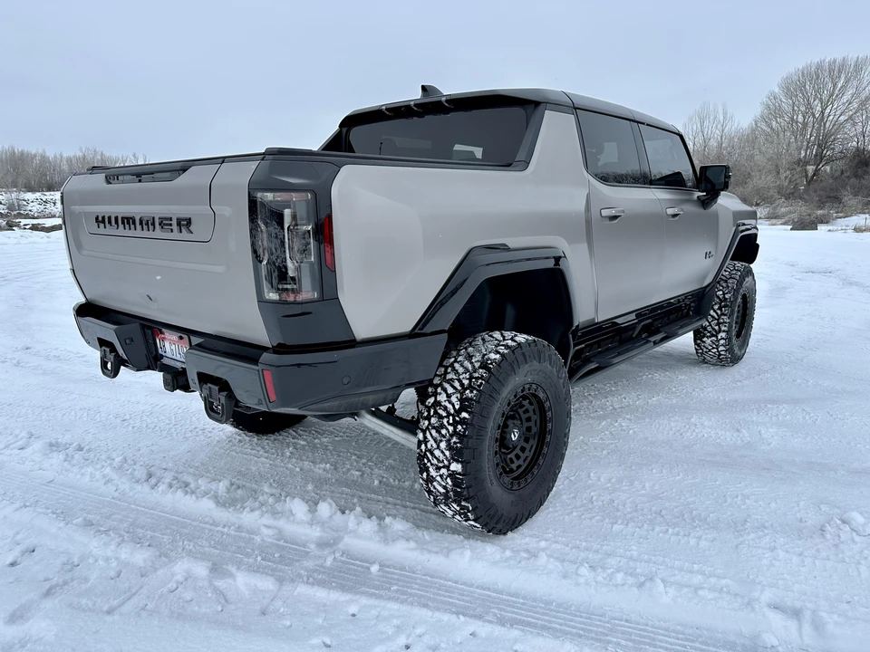 2022 GMC Hummer EV - Image 24 of 31