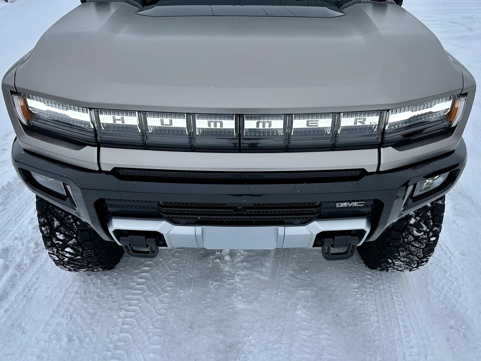 2022 GMC Hummer EV - Image 29 of 31