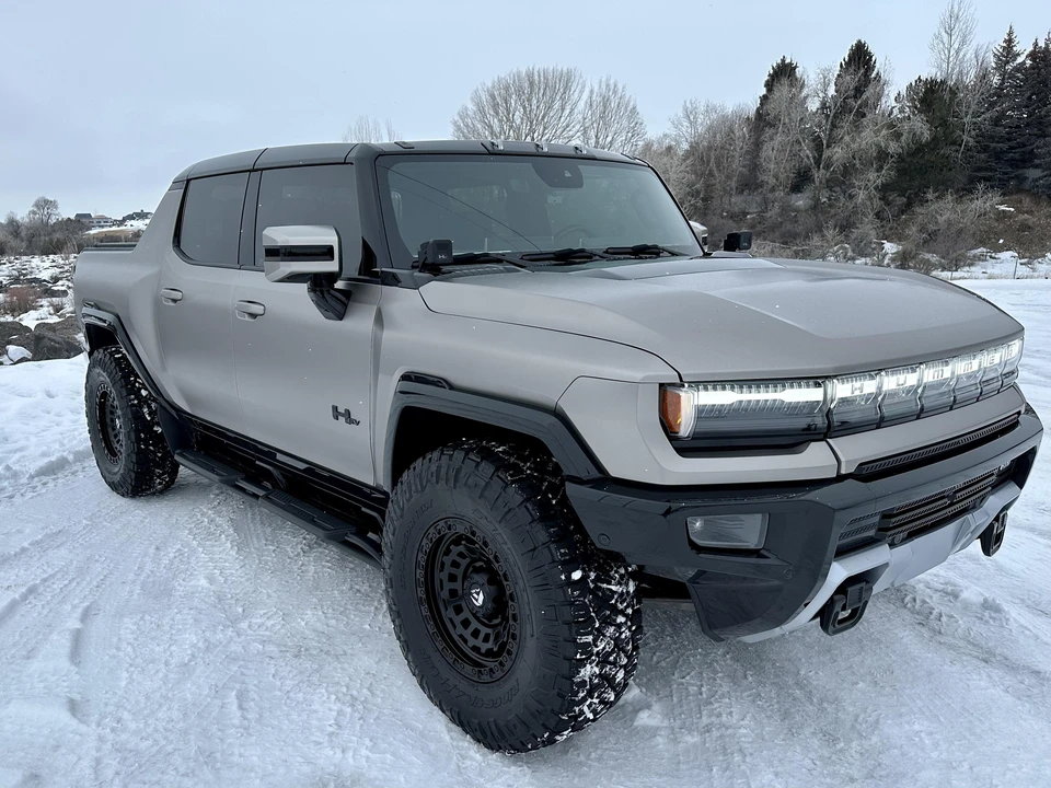 2022 GMC Hummer EV - Image 26 of 31