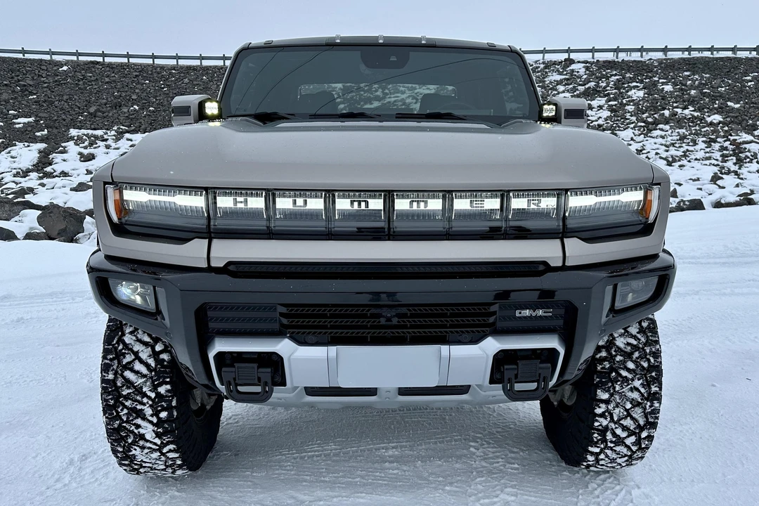 2022 GMC Hummer EV - Image 2 of 31