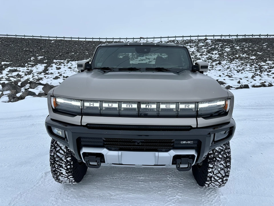 2022 GMC Hummer EV - Image 7 of 31