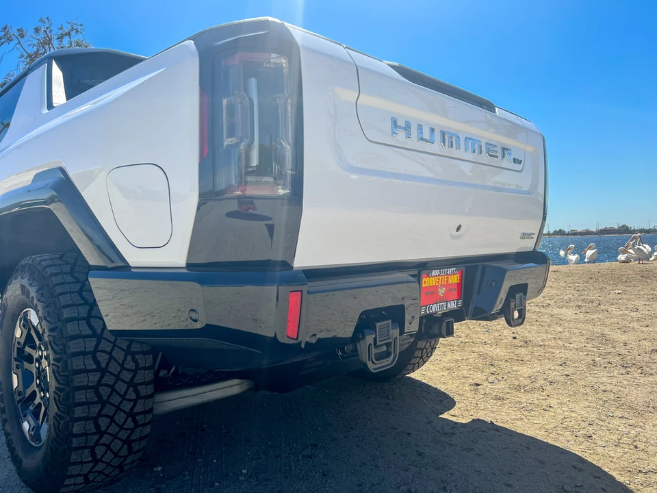 2022 GMC Hummer EV - Image 23 of 31