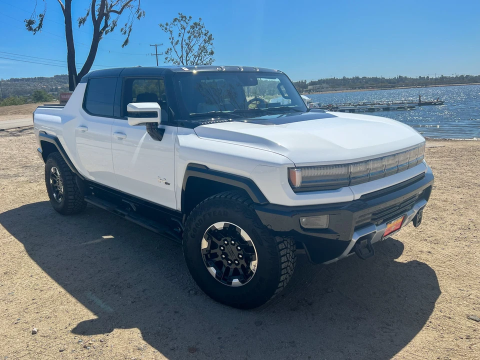 2022 GMC Hummer EV - Image 3 of 31