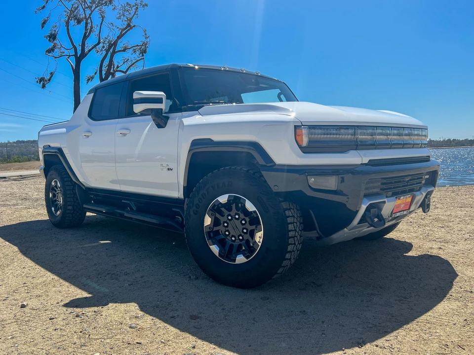 2022 GMC Hummer EV - Image 4 of 31
