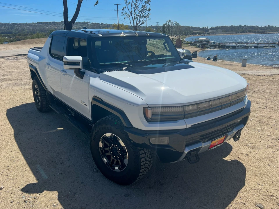 2022 GMC Hummer EV - Image 6 of 31