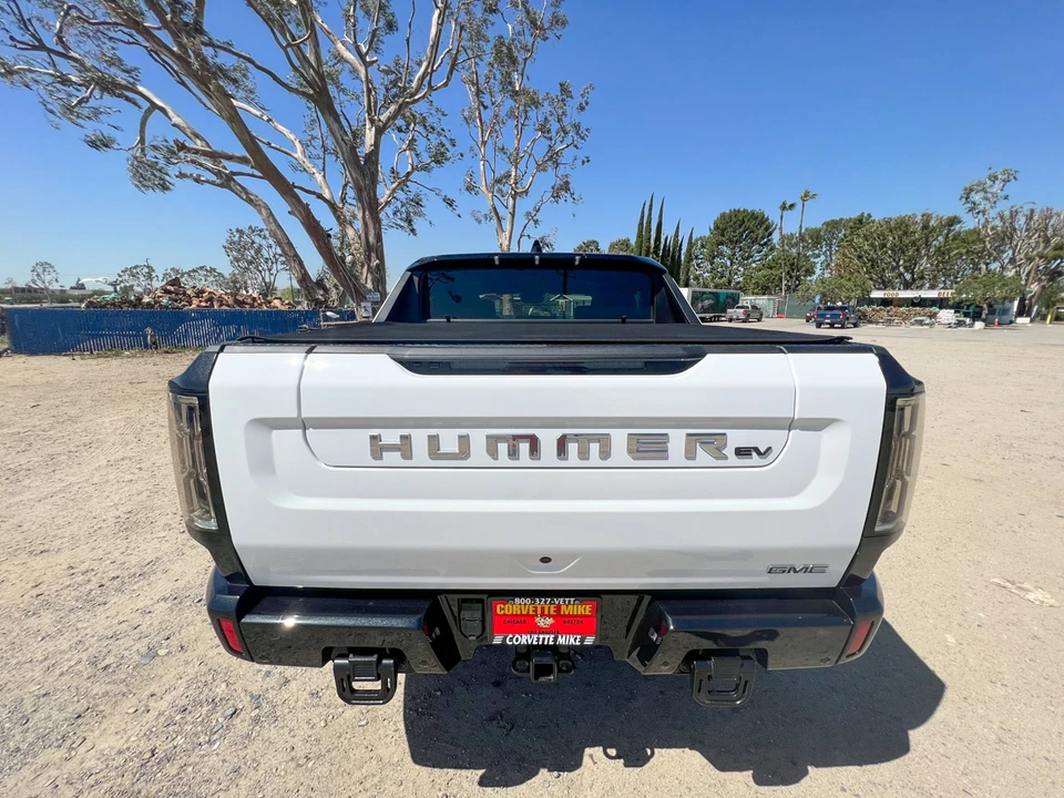 2022 GMC Hummer EV - Image 18 of 31
