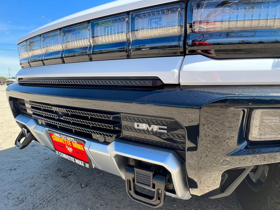 2022 GMC Hummer EV - Image 25 of 31