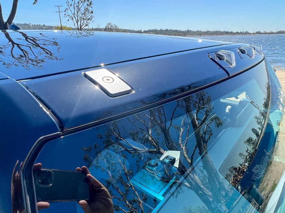 2022 GMC Hummer EV - Image 26 of 31