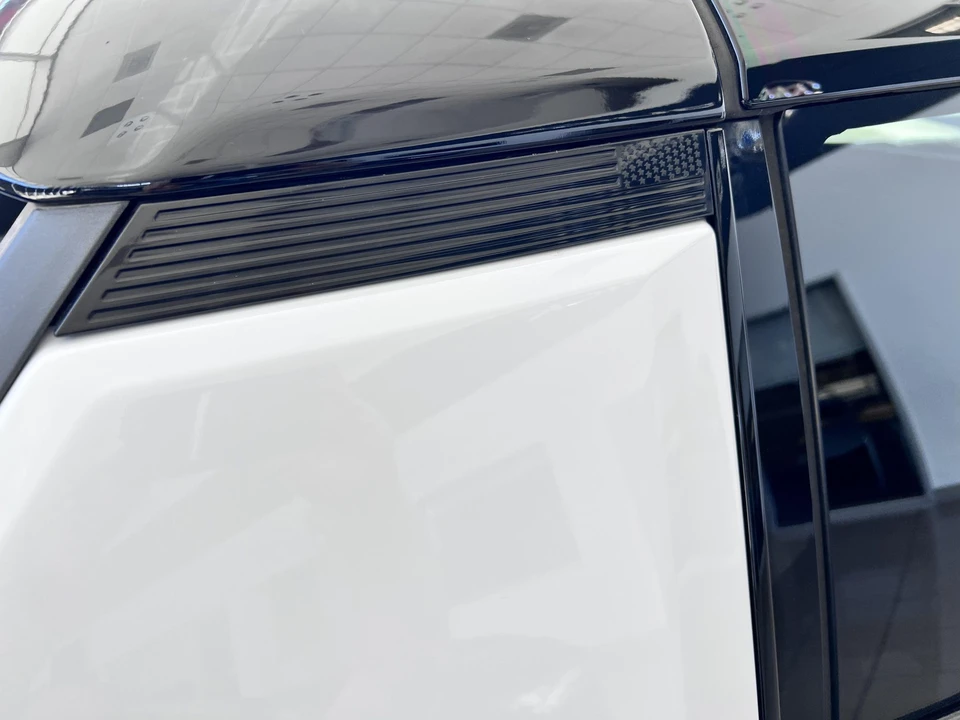 2022 GMC Hummer EV - Image 25 of 31