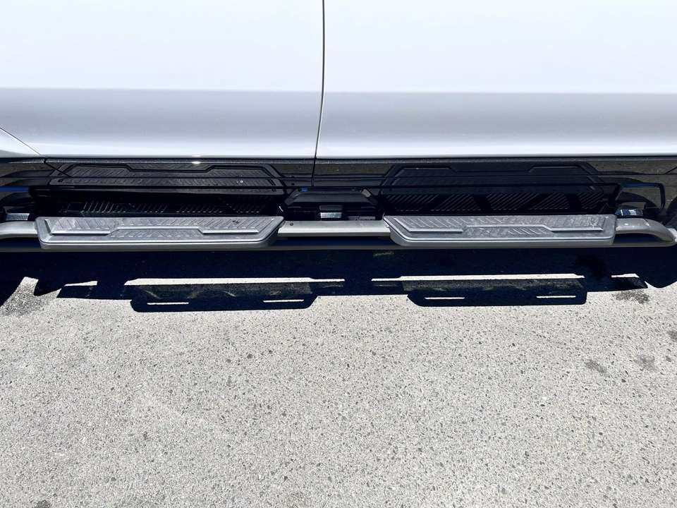 2022 GMC Hummer EV - Image 15 of 31