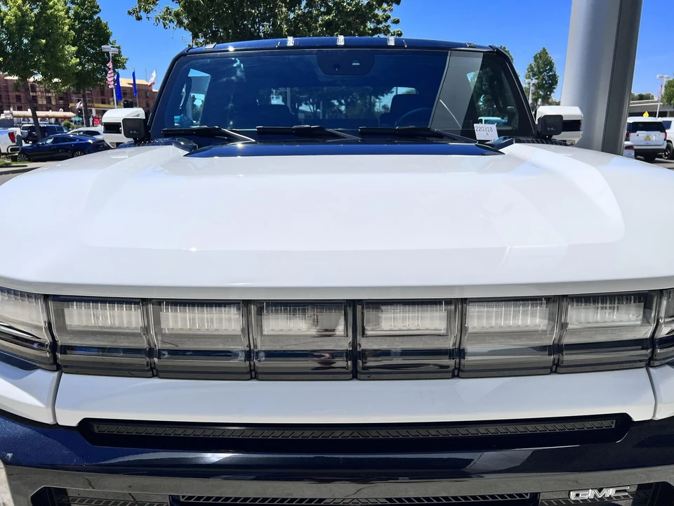 2022 GMC Hummer EV - Image 31 of 31