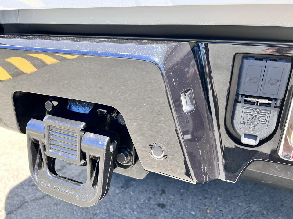 2022 GMC Hummer EV - Image 29 of 31