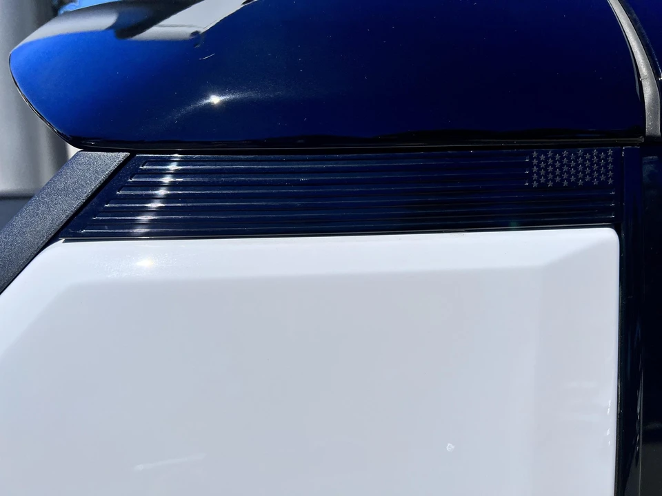 2022 GMC Hummer EV - Image 26 of 31