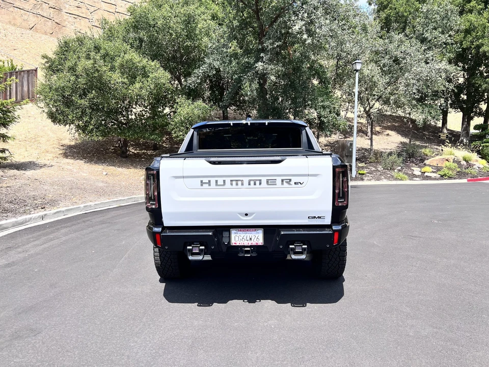 2022 GMC Hummer EV - Image 8 of 31