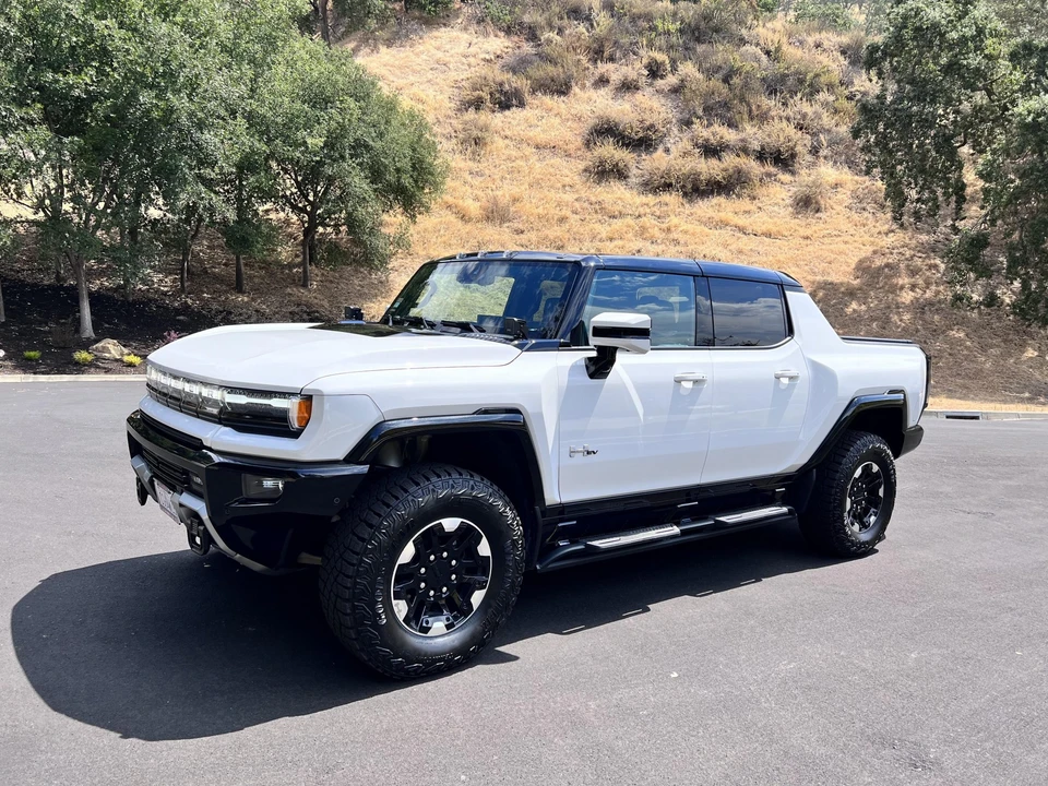 2022 GMC Hummer EV - Image 2 of 31
