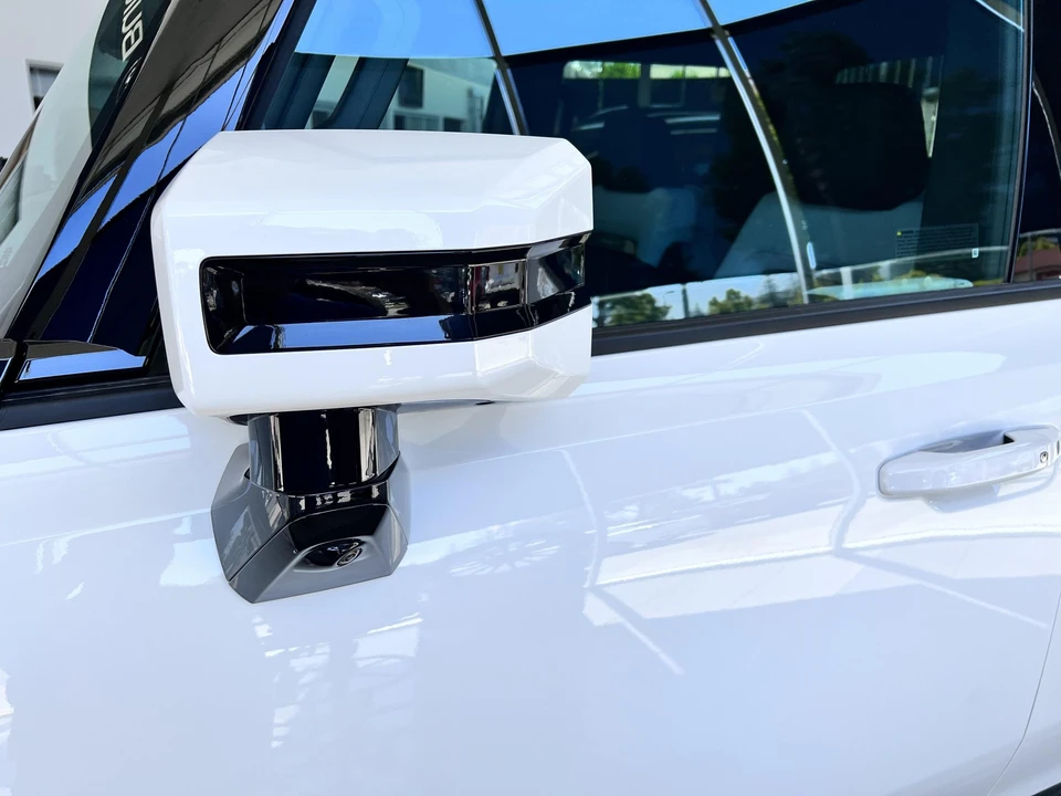 2022 GMC Hummer EV - Image 13 of 31