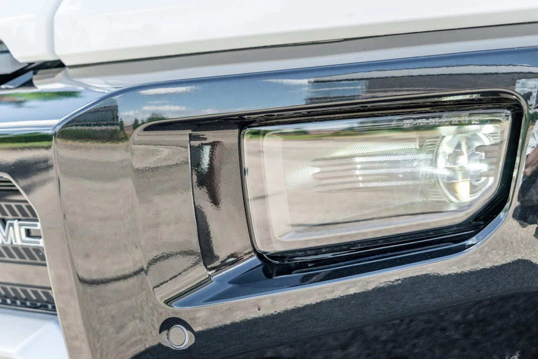 2022 GMC Hummer EV - Image 22 of 31