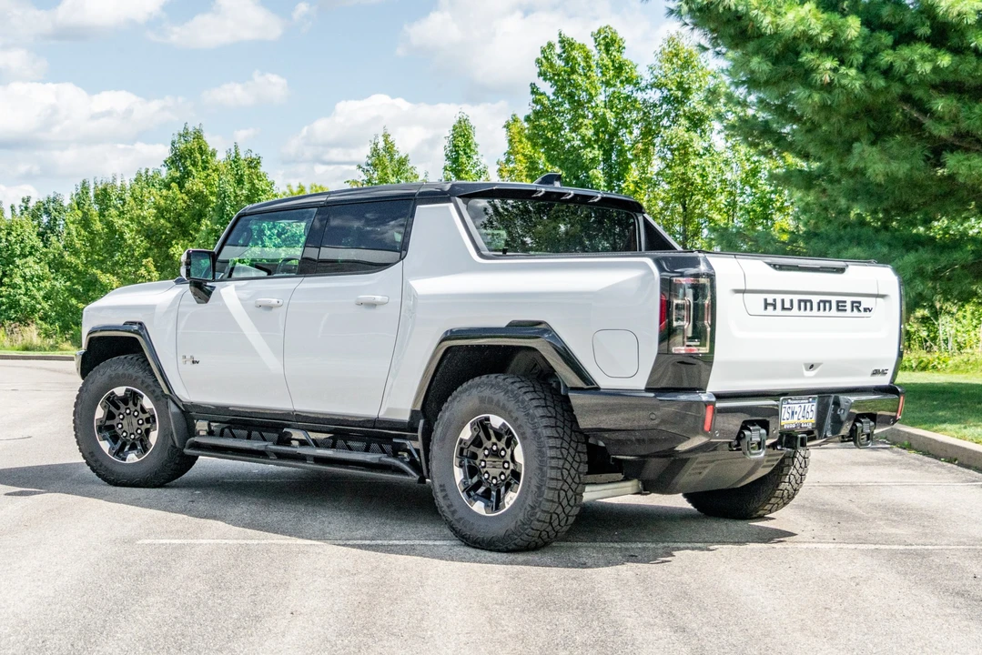2022 GMC Hummer EV - Image 5 of 31