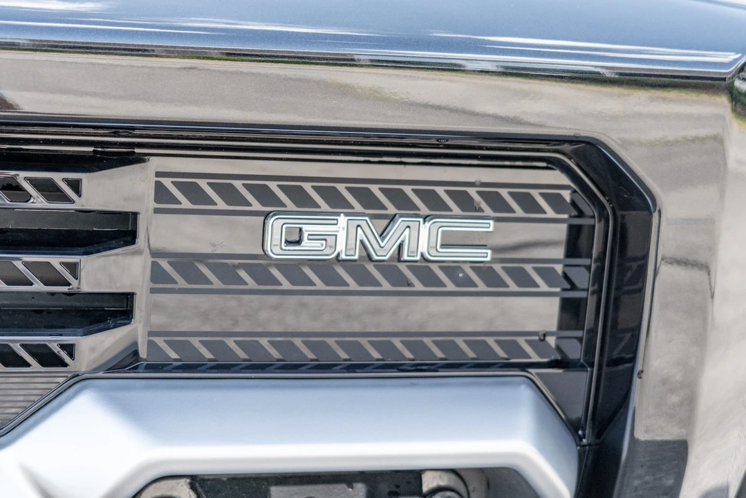 2022 GMC Hummer EV - Image 20 of 31