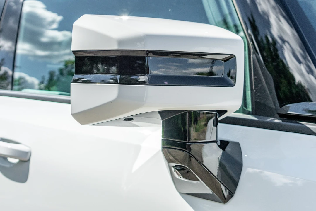 2022 GMC Hummer EV - Image 30 of 31