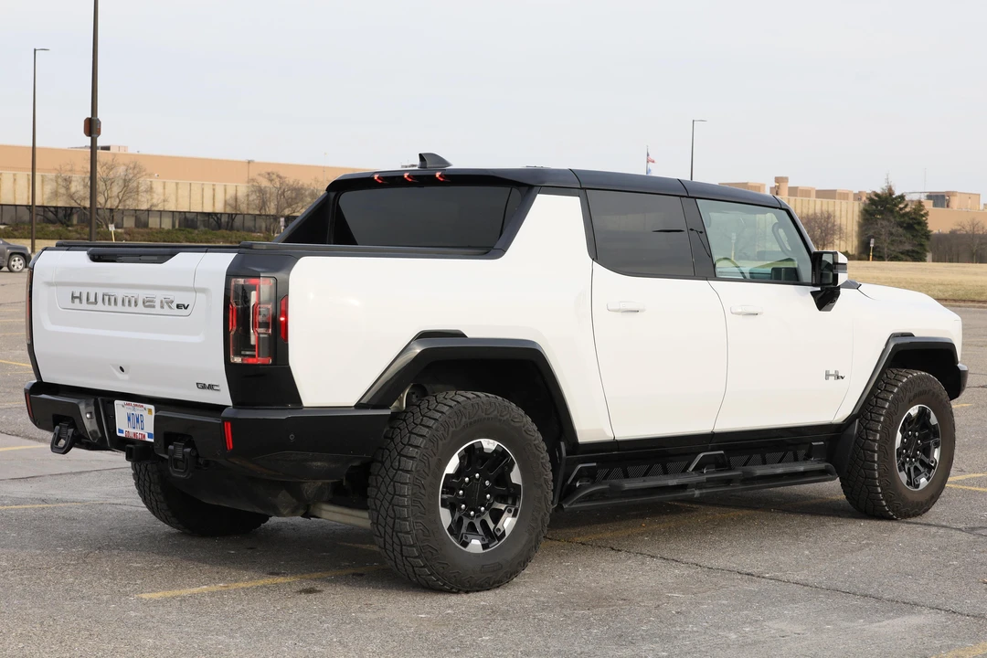 2022 GMC Hummer EV - Image 4 of 12