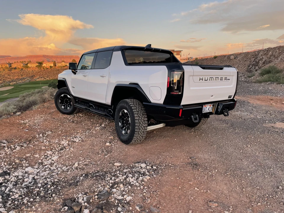 2022 GMC Hummer EV - Image 5 of 31