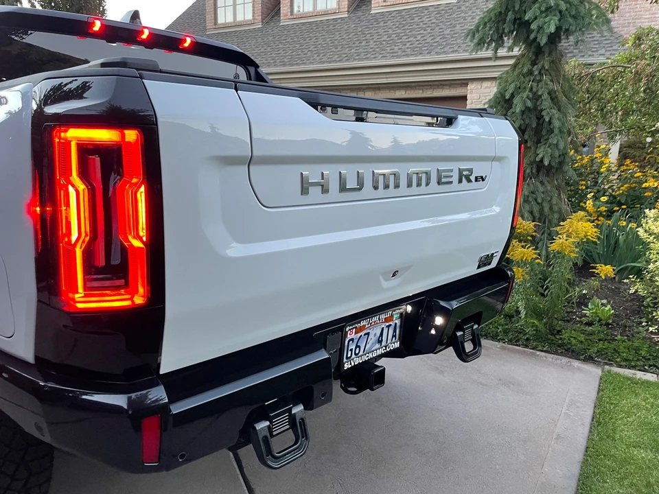 2022 GMC Hummer EV - Image 22 of 31