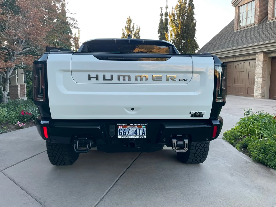 2022 GMC Hummer EV - Image 14 of 31