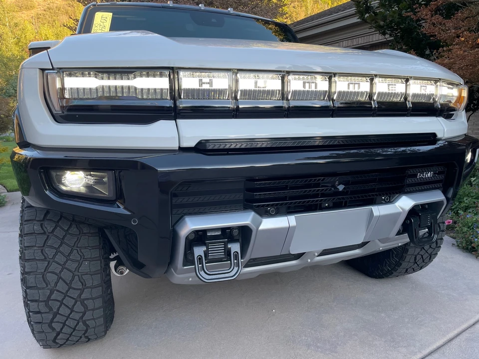 2022 GMC Hummer EV - Image 23 of 31