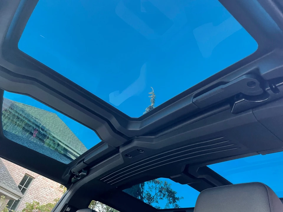 2022 GMC Hummer EV - Image 27 of 31