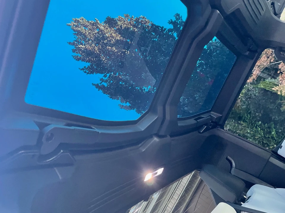 2022 GMC Hummer EV - Image 28 of 31