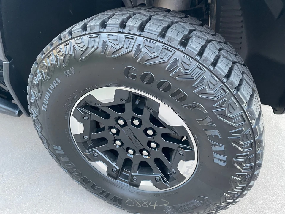 2022 GMC Hummer EV - Image 31 of 31