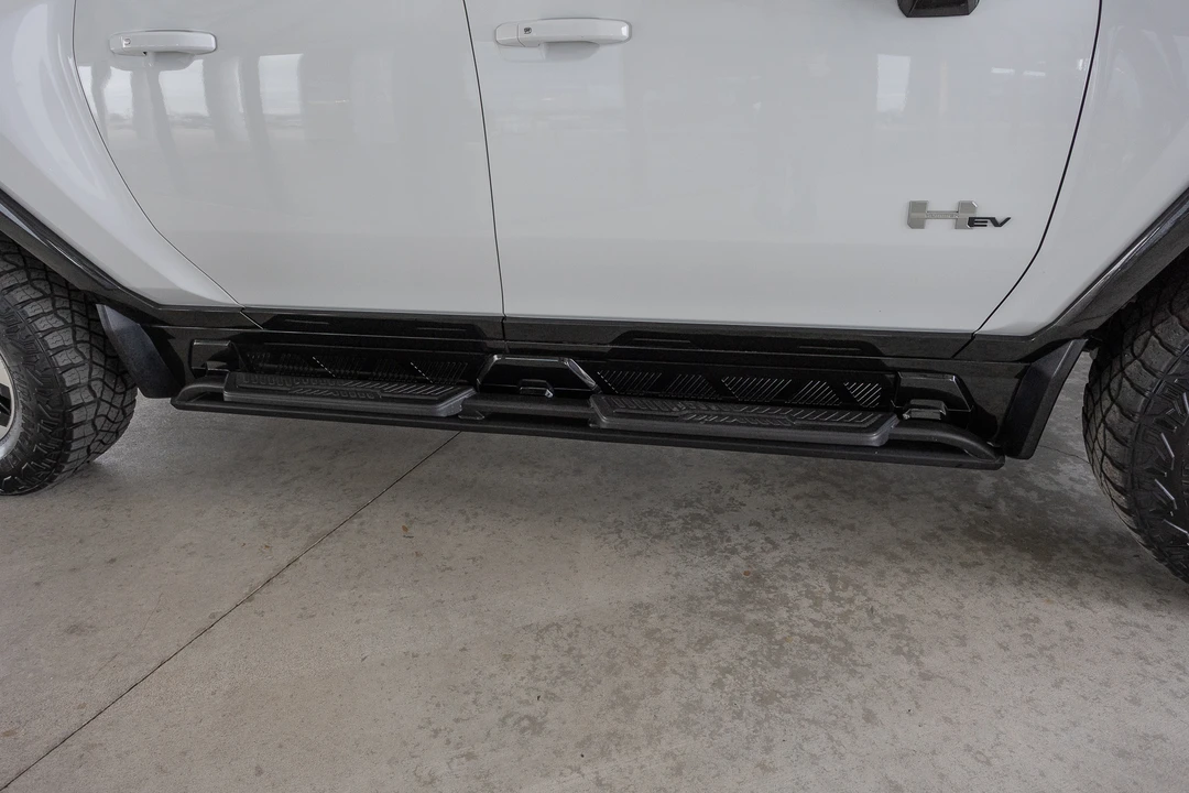 2022 GMC Hummer EV - Image 13 of 31