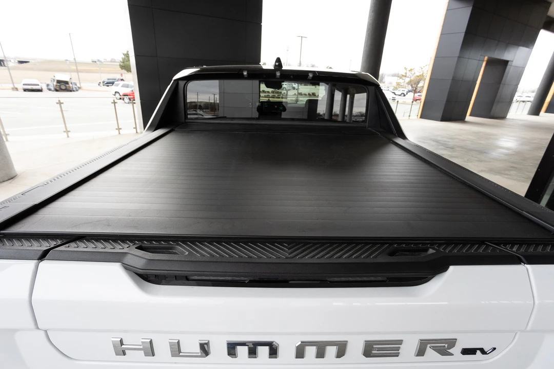 2022 GMC Hummer EV - Image 15 of 31