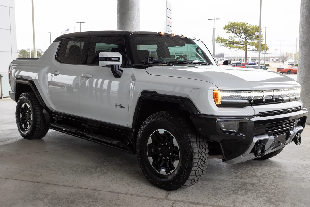 2022 GMC Hummer EV - Image 5 of 31