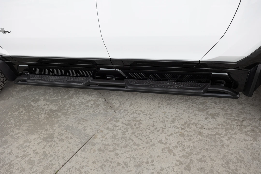 2022 GMC Hummer EV - Image 14 of 31