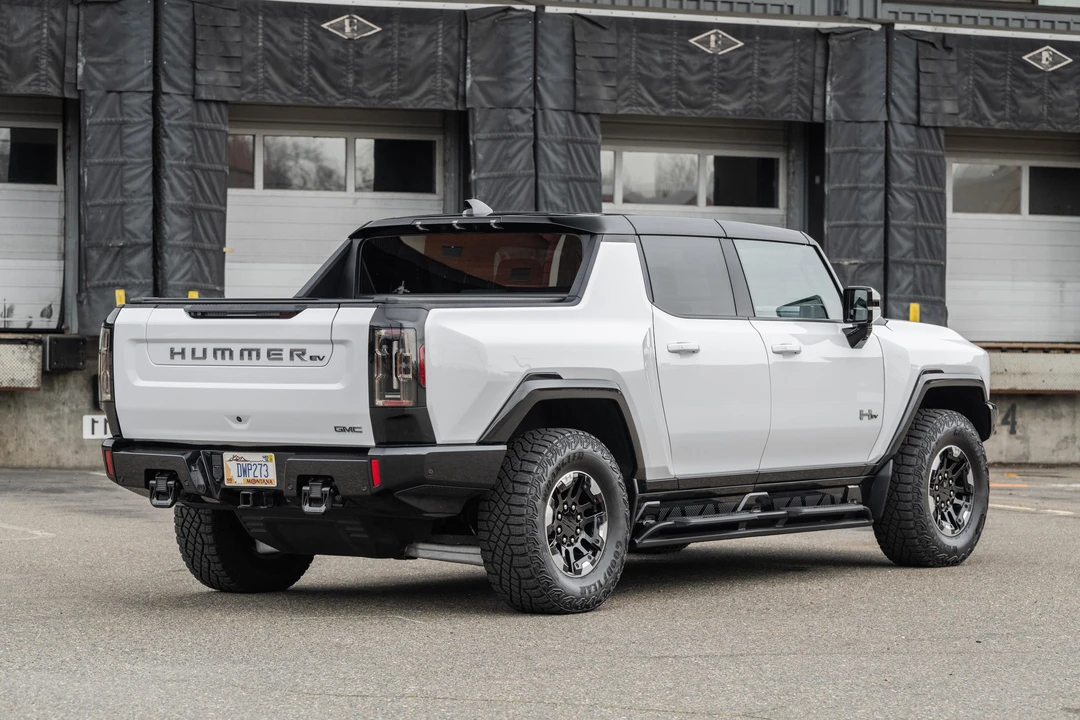 2022 GMC Hummer EV - Image 23 of 31