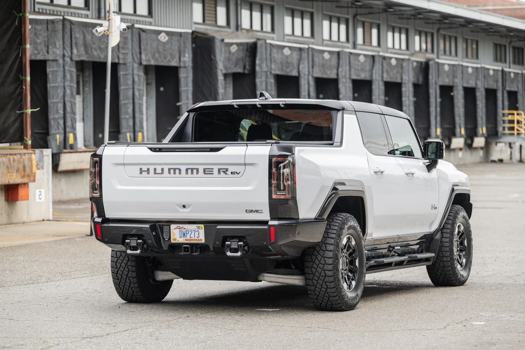 2022 GMC Hummer EV - Image 22 of 31