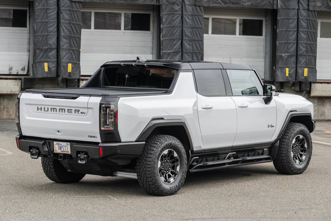 2022 GMC Hummer EV - Image 25 of 31